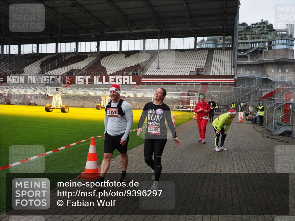07.12.2025 - St. Pauli X-Mass-Run No. 15 Fabian Wolf http://msf.ph/oto/9396297 07.12.2025 10:37:07 Ziel 503, 2349, 2351, 3090, 3263, 4761 meine-sportfotos.de