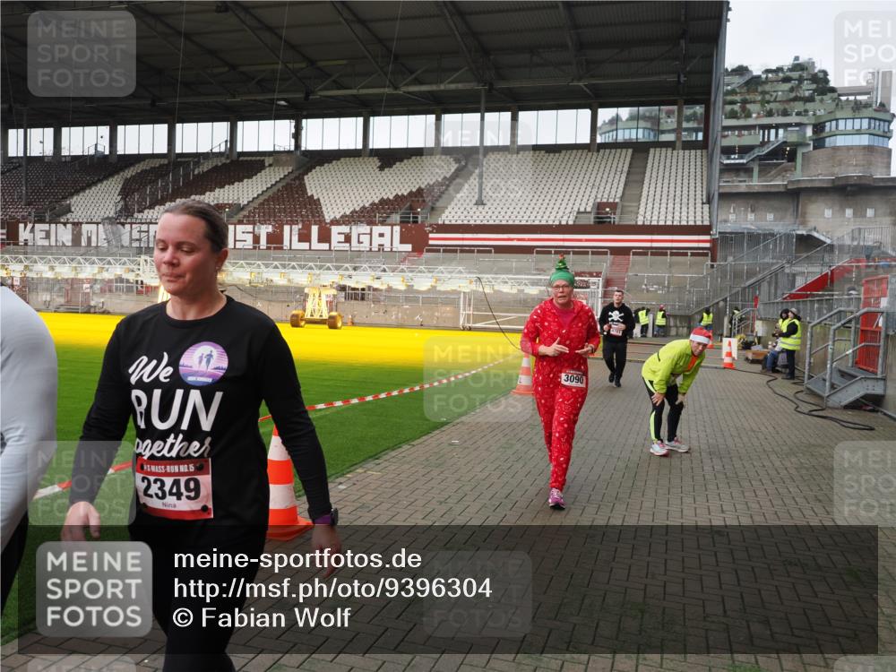 07.12.2025 - St. Pauli X-Mass-Run No. 15 Fabian Wolf http://msf.ph/oto/9396304 07.12.2025 10:37:09 Ziel 503, 2349, 2351, 3090, 4761 meine-sportfotos.de