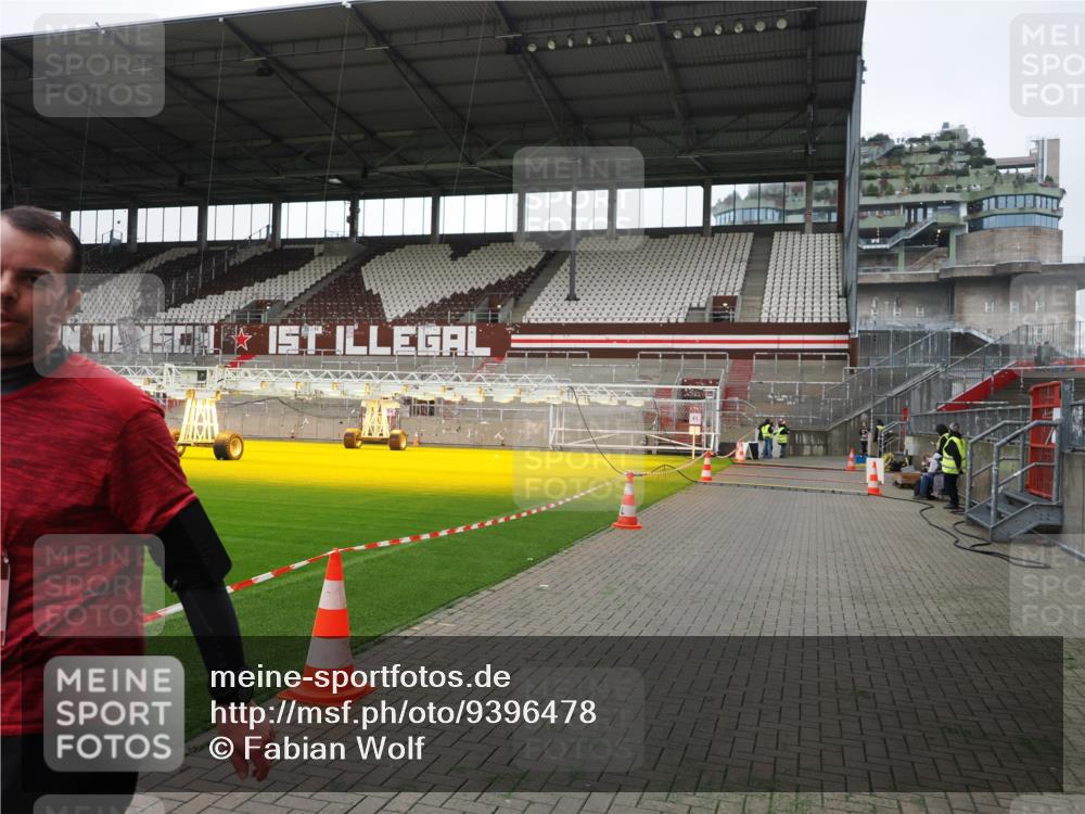 07.12.2025 - St. Pauli X-Mass-Run No. 15 Fabian Wolf http://msf.ph/oto/9396478 07.12.2025 10:39:13 Ziel 1417, 2827, 2828 meine-sportfotos.de