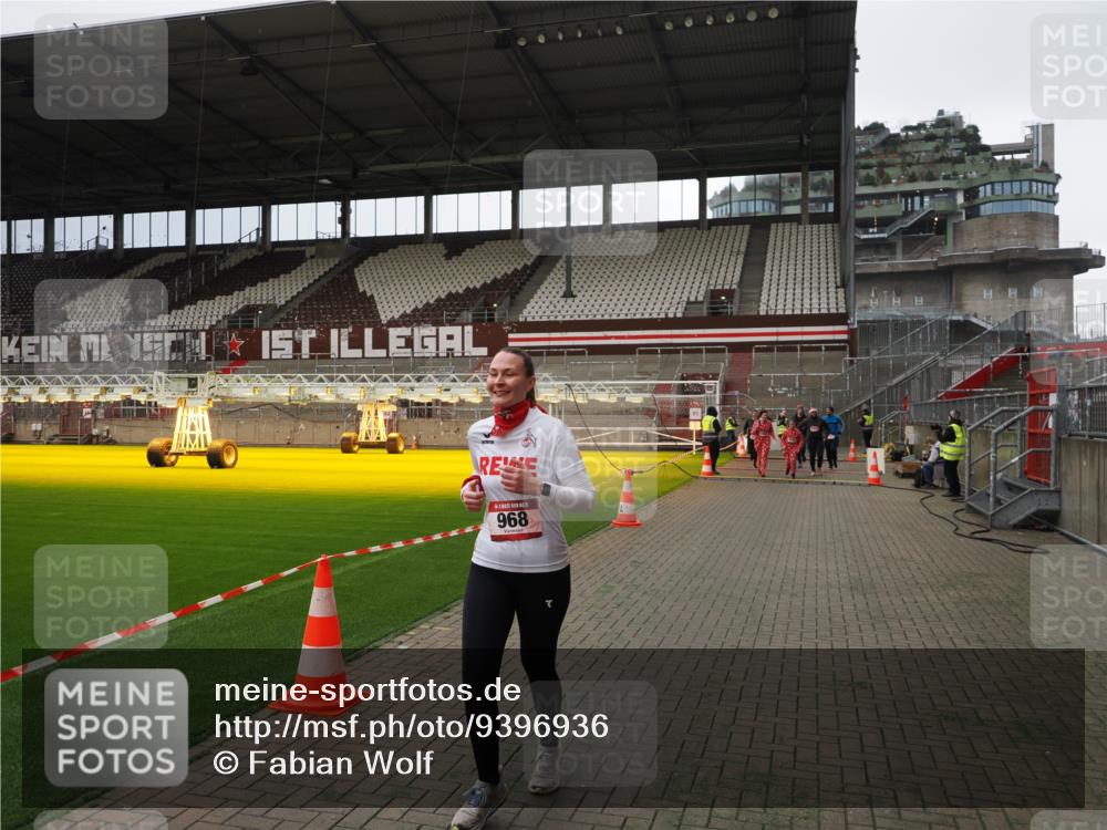07.12.2025 - St. Pauli X-Mass-Run No. 15 Fabian Wolf http://msf.ph/oto/9396936 07.12.2025 10:42:07 Ziel 968, 1266, 1674, 1675, 1676, 2261, 2829, 2831, 3042, 4045, 4046, 4441, 4622 meine-sportfotos.de