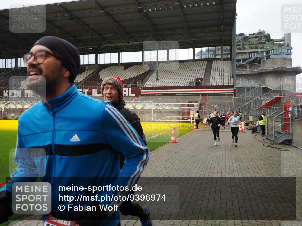 07.12.2025 - St. Pauli X-Mass-Run No. 15 Fabian Wolf http://msf.ph/oto/9396974 07.12.2025 10:42:18 Ziel 116, 968, 1438, 2261, 2931, 3042, 3399, 4045, 4046, 4441, 4622 meine-sportfotos.de