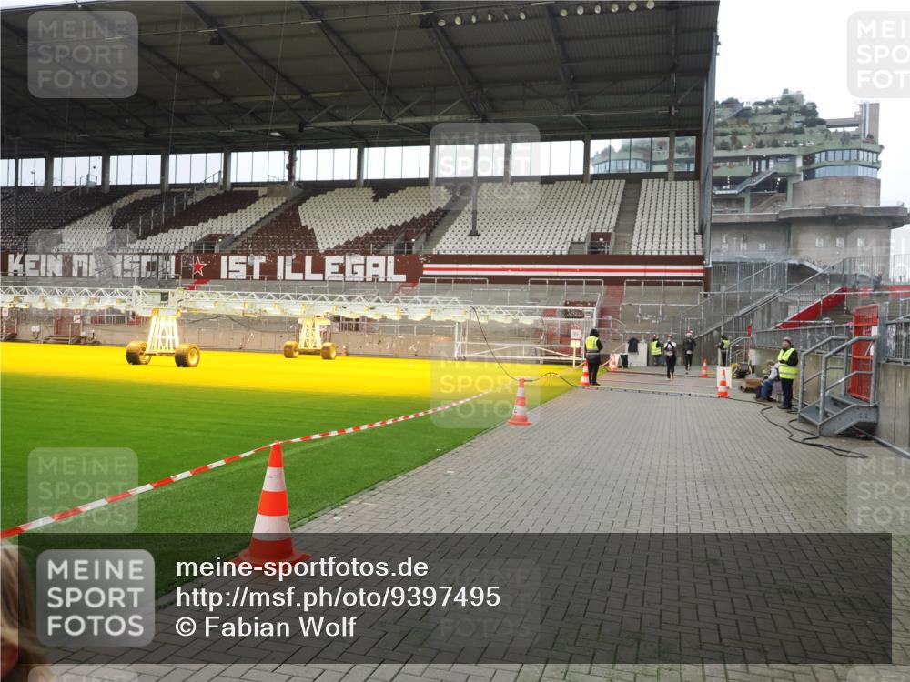 07.12.2025 - St. Pauli X-Mass-Run No. 15 Fabian Wolf http://msf.ph/oto/9397495 07.12.2025 10:45:27 Ziel 82, 401, 430, 467, 1096, 1245, 2086, 2220, 2355, 2356, 2535, 2926, 2934, 3350 meine-sportfotos.de