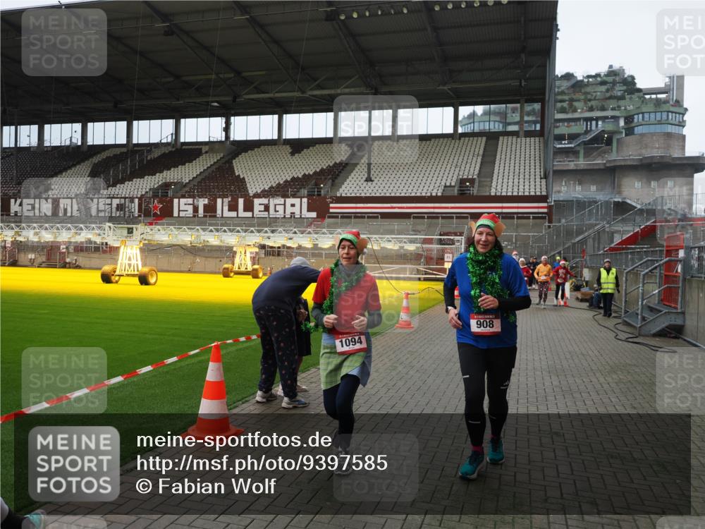 07.12.2025 - St. Pauli X-Mass-Run No. 15 Fabian Wolf http://msf.ph/oto/9397585 07.12.2025 10:46:04 Ziel 162, 178, 183, 908, 1041, 1094, 1715, 1955, 2080, 2334, 2423, 2733, 2734, 4616, 4619, 4620 meine-sportfotos.de