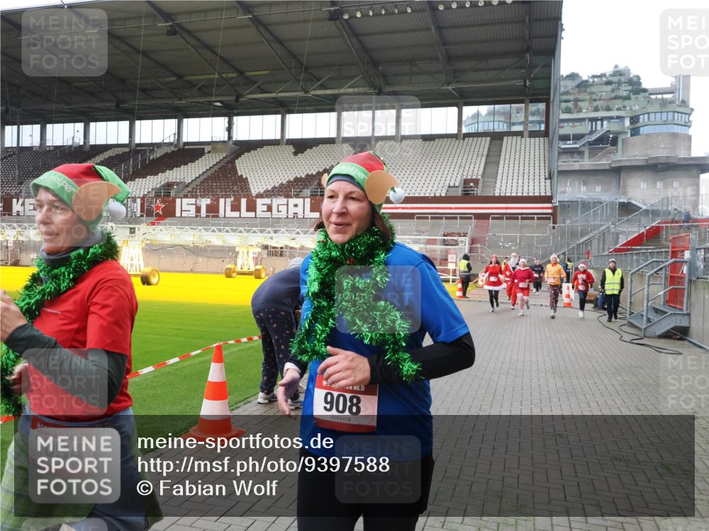 07.12.2025 - St. Pauli X-Mass-Run No. 15 Fabian Wolf http://msf.ph/oto/9397588 07.12.2025 10:46:05 Ziel 162, 178, 183, 908, 1041, 1094, 1715, 1955, 2080, 2334, 2423, 2733, 2734, 4616, 4619, 4620 meine-sportfotos.de