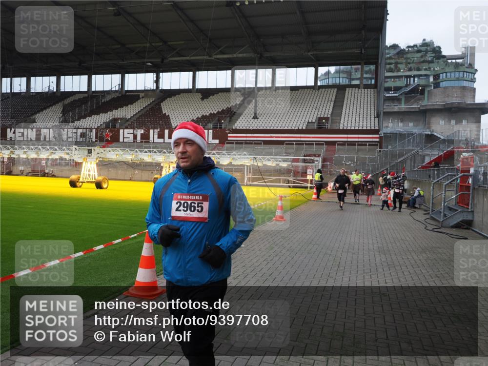 07.12.2025 - St. Pauli X-Mass-Run No. 15 Fabian Wolf http://msf.ph/oto/9397708 07.12.2025 10:46:37 Ziel 58, 81, 221, 479, 485, 639, 641, 921, 1040, 1043, 1242, 2092, 2488, 2536, 2960, 2965, 2998, 3001 meine-sportfotos.de