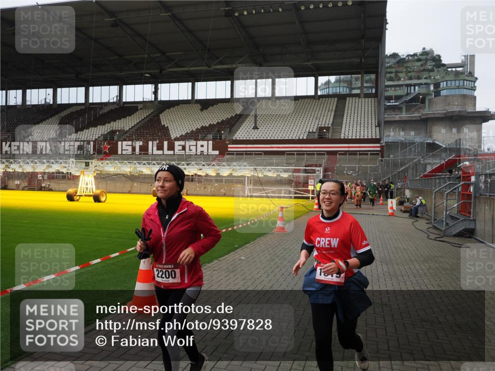 07.12.2025 - St. Pauli X-Mass-Run No. 15 Fabian Wolf http://msf.ph/oto/9397828 07.12.2025 10:47:18 Ziel 522, 523, 1171, 1819, 2115, 2200, 2683, 2684, 3029, 3344 meine-sportfotos.de