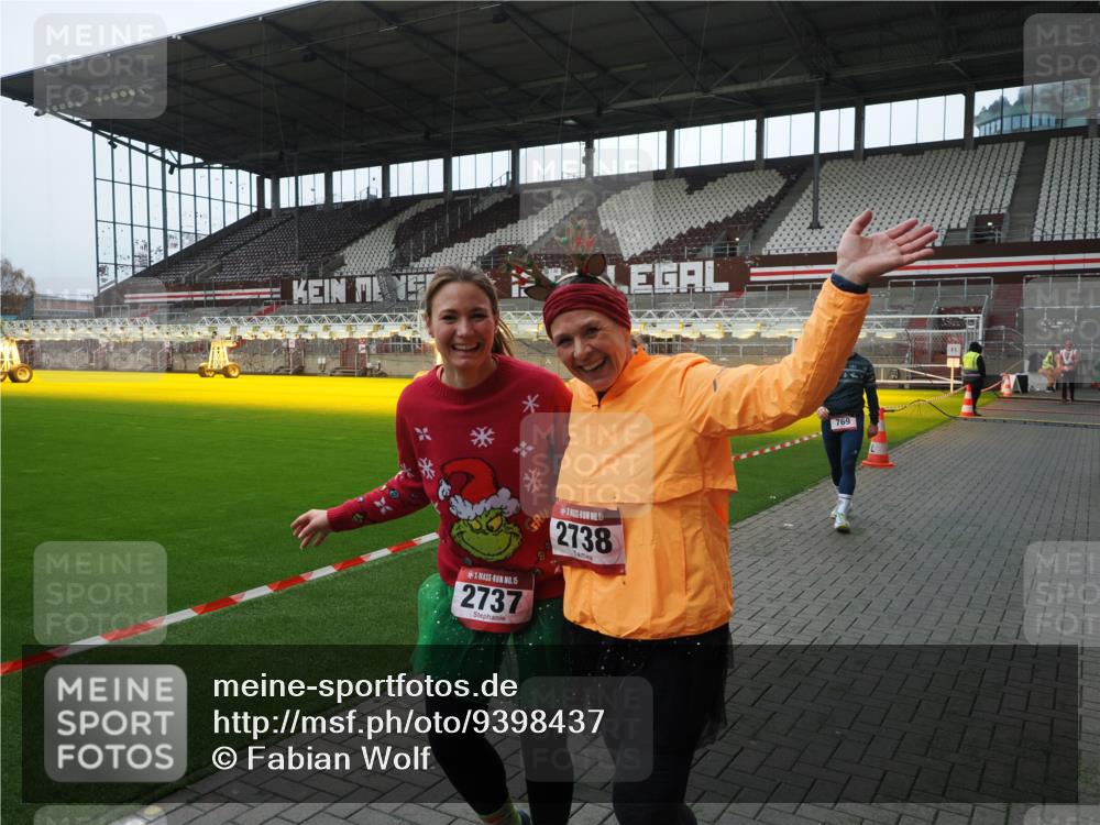 07.12.2025 - St. Pauli X-Mass-Run No. 15 Fabian Wolf http://msf.ph/oto/9398437 07.12.2025 10:51:05 Ziel 249, 381, 769, 1691, 2737, 2738 meine-sportfotos.de