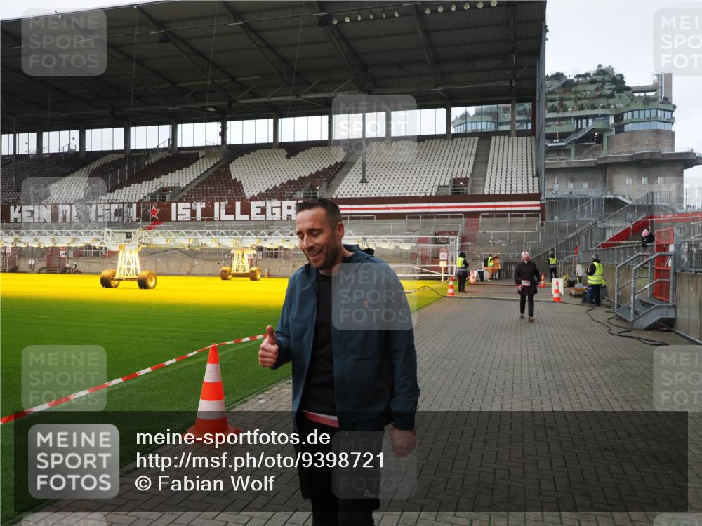 07.12.2025 - St. Pauli X-Mass-Run No. 15 Fabian Wolf http://msf.ph/oto/9398721 07.12.2025 10:53:18 Ziel 500, 510, 546, 1684, 3128 meine-sportfotos.de