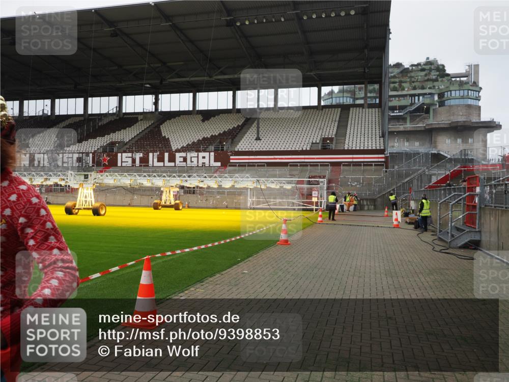 07.12.2025 - St. Pauli X-Mass-Run No. 15 Fabian Wolf http://msf.ph/oto/9398853 07.12.2025 10:54:56 Ziel 692, 1393 meine-sportfotos.de