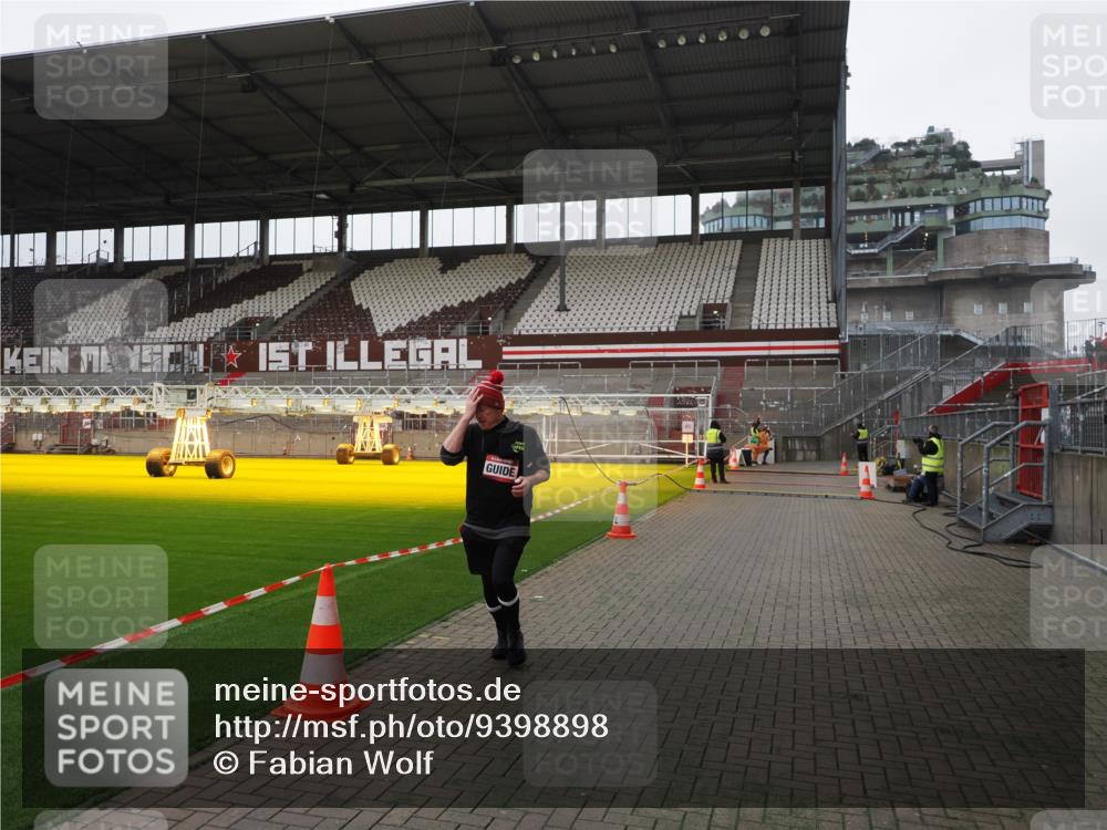 07.12.2025 - St. Pauli X-Mass-Run No. 15 Fabian Wolf http://msf.ph/oto/9398898 07.12.2025 10:56:04 Ziel 2485, 4493 meine-sportfotos.de