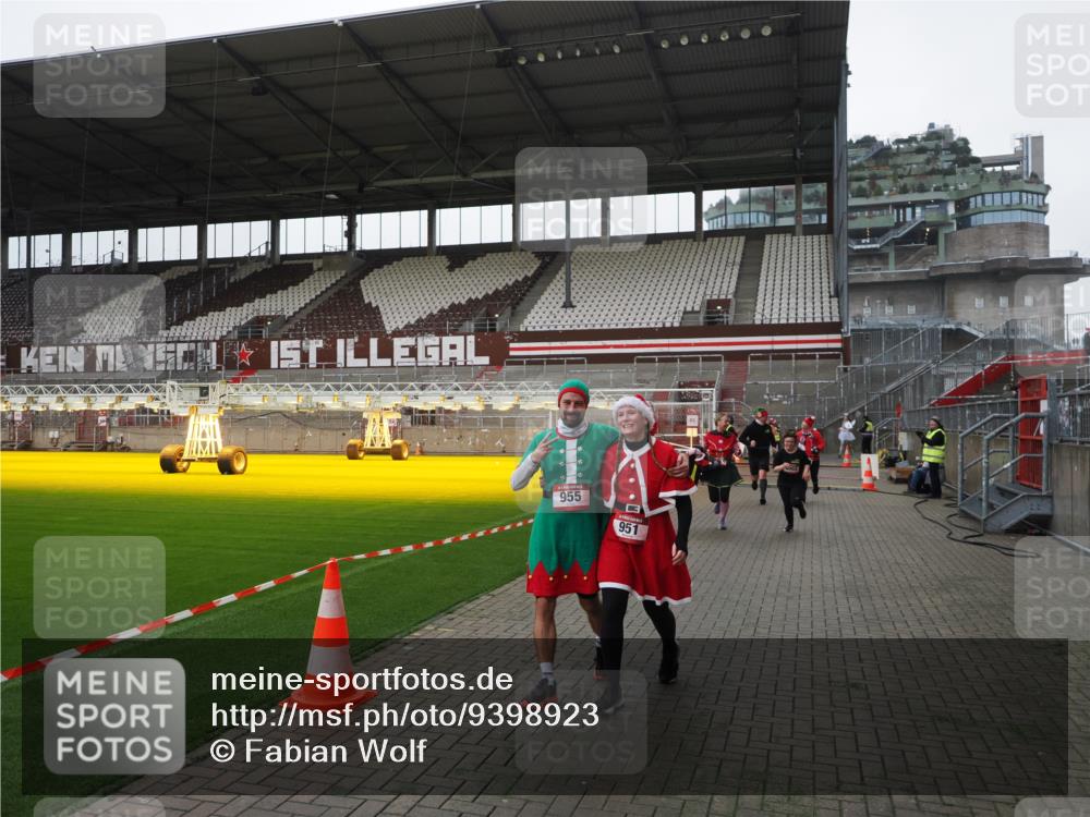 07.12.2025 - St. Pauli X-Mass-Run No. 15 Fabian Wolf http://msf.ph/oto/9398923 07.12.2025 10:56:23 Ziel 951, 955, 1790, 1793, 2170, 4063, 4146 meine-sportfotos.de