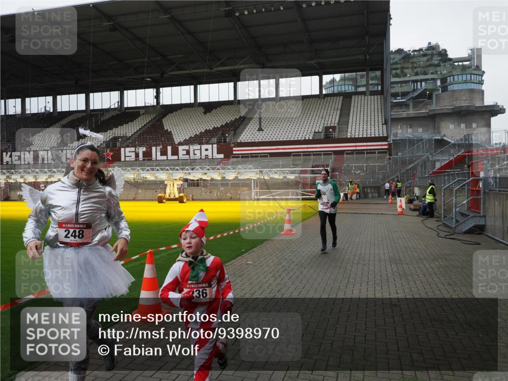 07.12.2025 - St. Pauli X-Mass-Run No. 15 Fabian Wolf http://msf.ph/oto/9398970 07.12.2025 10:56:35 Ziel 236, 248, 759, 2170, 4063, 4146 meine-sportfotos.de