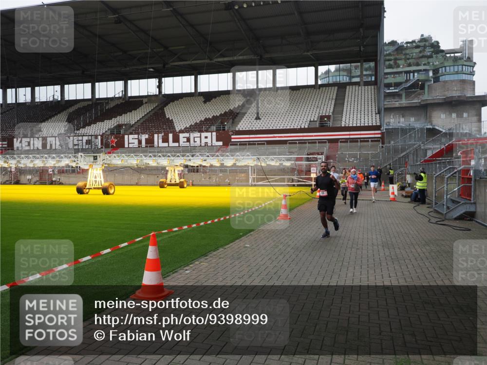 07.12.2025 - St. Pauli X-Mass-Run No. 15 Fabian Wolf http://msf.ph/oto/9398999 07.12.2025 10:56:47 Ziel 55, 236, 248, 417, 555, 568, 759, 2538, 2542, 2664 meine-sportfotos.de