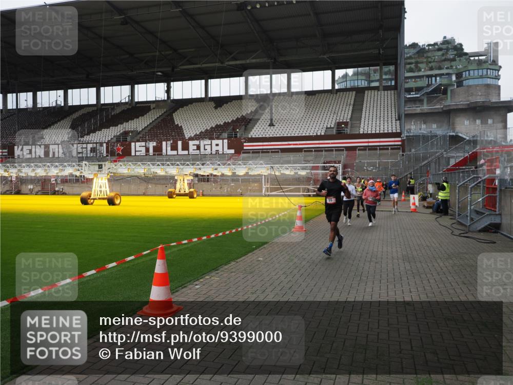 07.12.2025 - St. Pauli X-Mass-Run No. 15 Fabian Wolf http://msf.ph/oto/9399000 07.12.2025 10:56:47 Ziel 55, 236, 248, 417, 555, 568, 759, 2538, 2542, 2664 meine-sportfotos.de