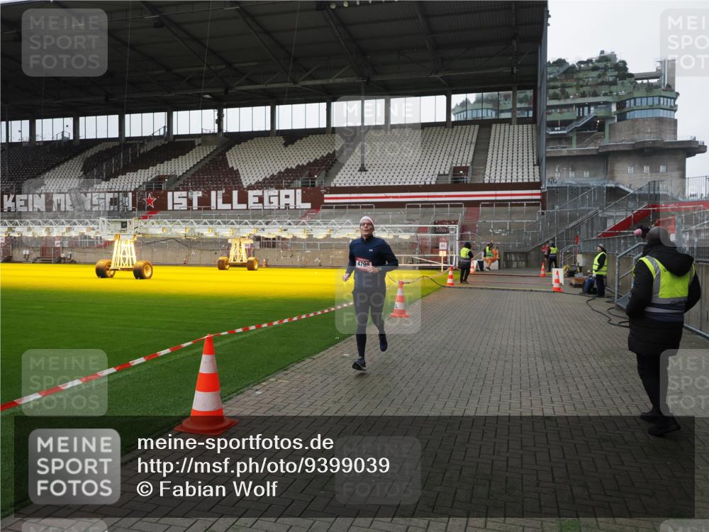 07.12.2025 - St. Pauli X-Mass-Run No. 15 Fabian Wolf http://msf.ph/oto/9399039 07.12.2025 10:56:59 Ziel 55, 417, 555, 566, 568, 763, 1203, 2538, 2542, 2664, 3275, 4799 meine-sportfotos.de
