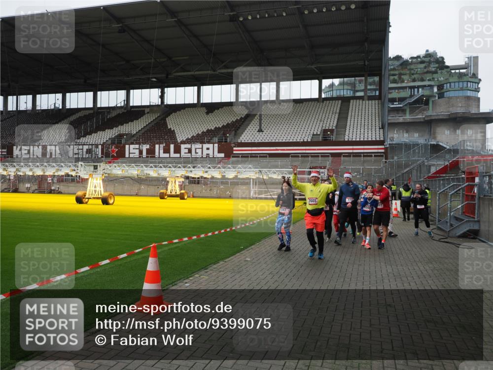 07.12.2025 - St. Pauli X-Mass-Run No. 15 Fabian Wolf http://msf.ph/oto/9399075 07.12.2025 10:57:21 Ziel 130, 251, 280, 773, 994, 1097, 1099, 1387, 2290, 2296, 2297, 2298, 2665, 3064, 3067 meine-sportfotos.de