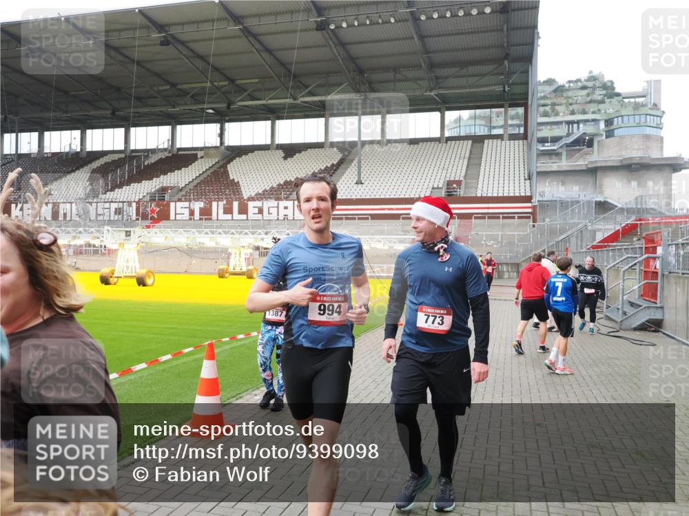 07.12.2025 - St. Pauli X-Mass-Run No. 15 Fabian Wolf http://msf.ph/oto/9399098 07.12.2025 10:57:26 Ziel 130, 251, 773, 994, 1213, 1387, 2290, 2296, 2297, 2298, 2665, 3064, 3067 meine-sportfotos.de