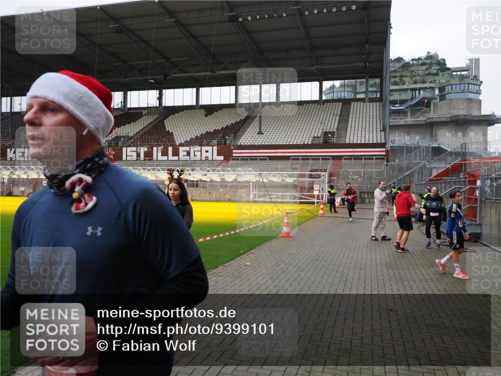 07.12.2025 - St. Pauli X-Mass-Run No. 15 Fabian Wolf http://msf.ph/oto/9399101 07.12.2025 10:57:27 Ziel 130, 251, 773, 994, 1213, 1387, 2290, 2296, 2297, 2298, 2665, 3064, 3067 meine-sportfotos.de