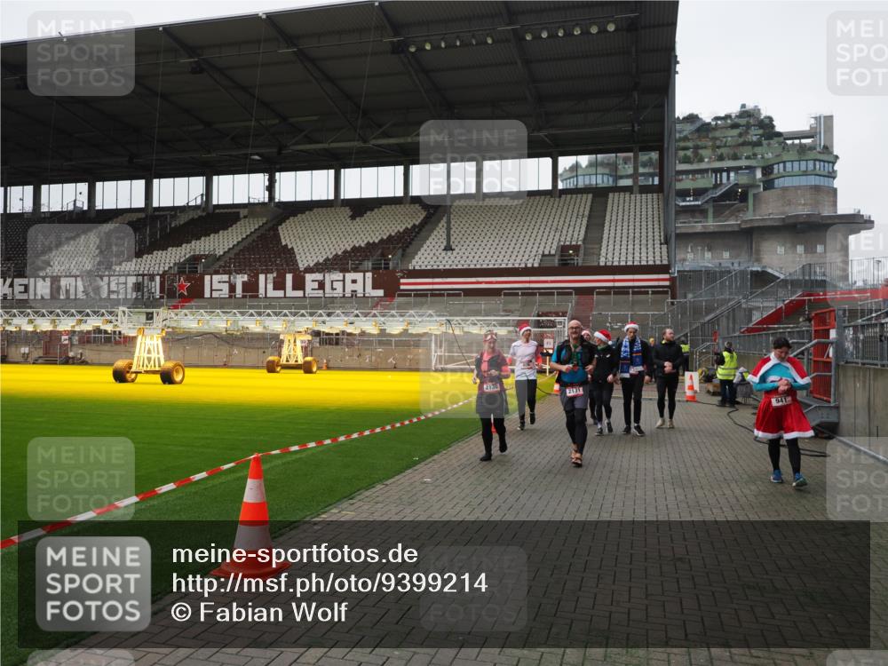 07.12.2025 - St. Pauli X-Mass-Run No. 15 Fabian Wolf http://msf.ph/oto/9399214 07.12.2025 10:58:47 Ziel 7, 606, 907, 941, 1160, 1174, 1453, 1458, 1459, 1476, 2130, 2131 meine-sportfotos.de