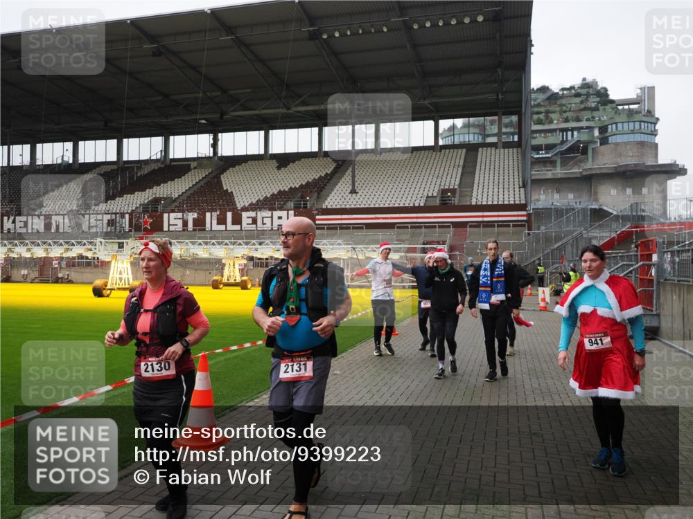 07.12.2025 - St. Pauli X-Mass-Run No. 15 Fabian Wolf http://msf.ph/oto/9399223 07.12.2025 10:58:50 Ziel 7, 606, 907, 941, 1160, 1174, 1451, 1453, 1456, 1458, 1459, 1476, 2130, 2131 meine-sportfotos.de