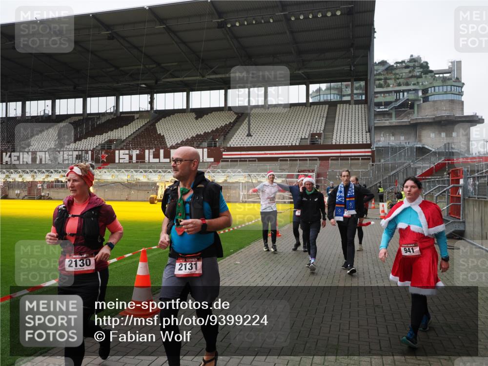 07.12.2025 - St. Pauli X-Mass-Run No. 15 Fabian Wolf http://msf.ph/oto/9399224 07.12.2025 10:58:50 Ziel 7, 606, 907, 941, 1160, 1174, 1451, 1453, 1456, 1458, 1459, 1476, 2130, 2131 meine-sportfotos.de