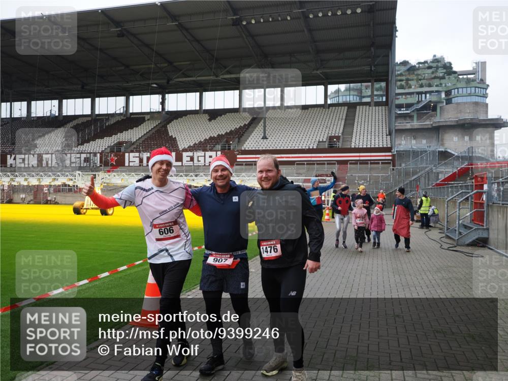 07.12.2025 - St. Pauli X-Mass-Run No. 15 Fabian Wolf http://msf.ph/oto/9399246 07.12.2025 10:58:55 Ziel 7, 606, 907, 941, 1160, 1174, 1451, 1453, 1456, 1458, 1459, 1476, 2130, 2131 meine-sportfotos.de