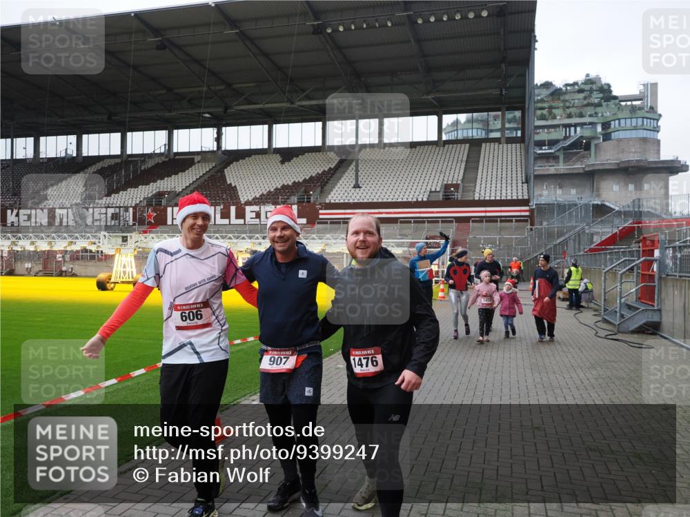 07.12.2025 - St. Pauli X-Mass-Run No. 15 Fabian Wolf http://msf.ph/oto/9399247 07.12.2025 10:58:56 Ziel 7, 582, 606, 907, 941, 1160, 1174, 1451, 1453, 1456, 1458, 1459, 1476, 2130, 2131 meine-sportfotos.de