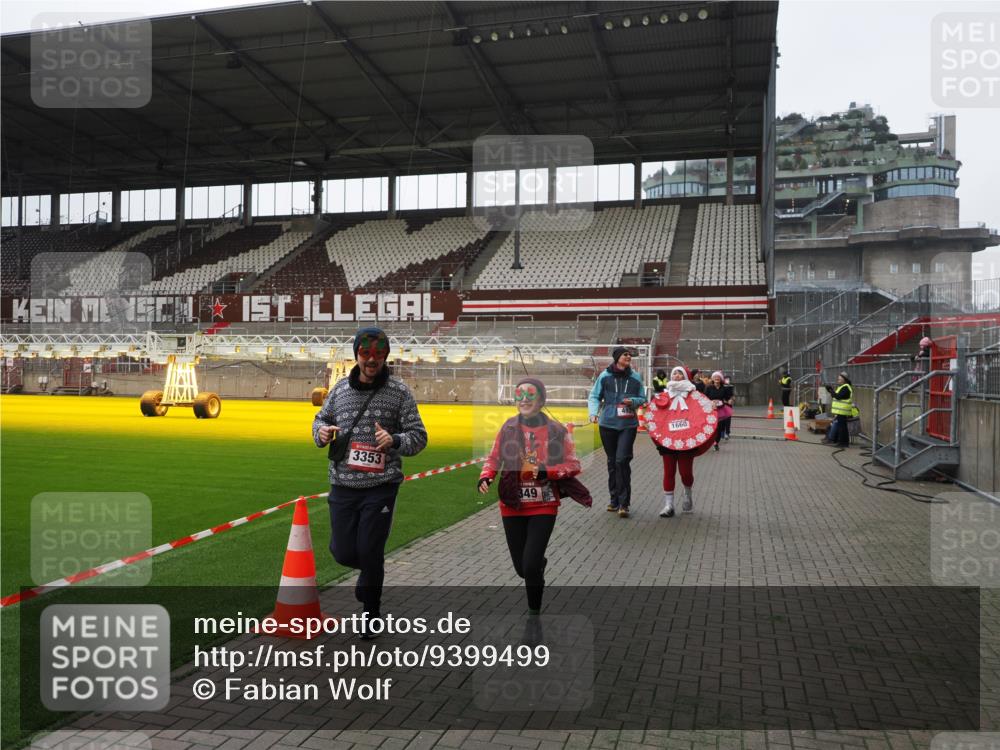 07.12.2025 - St. Pauli X-Mass-Run No. 15 Fabian Wolf http://msf.ph/oto/9399499 07.12.2025 11:00:52 Ziel 68, 135, 433, 492, 1065, 1068, 1660, 3349, 3353 meine-sportfotos.de