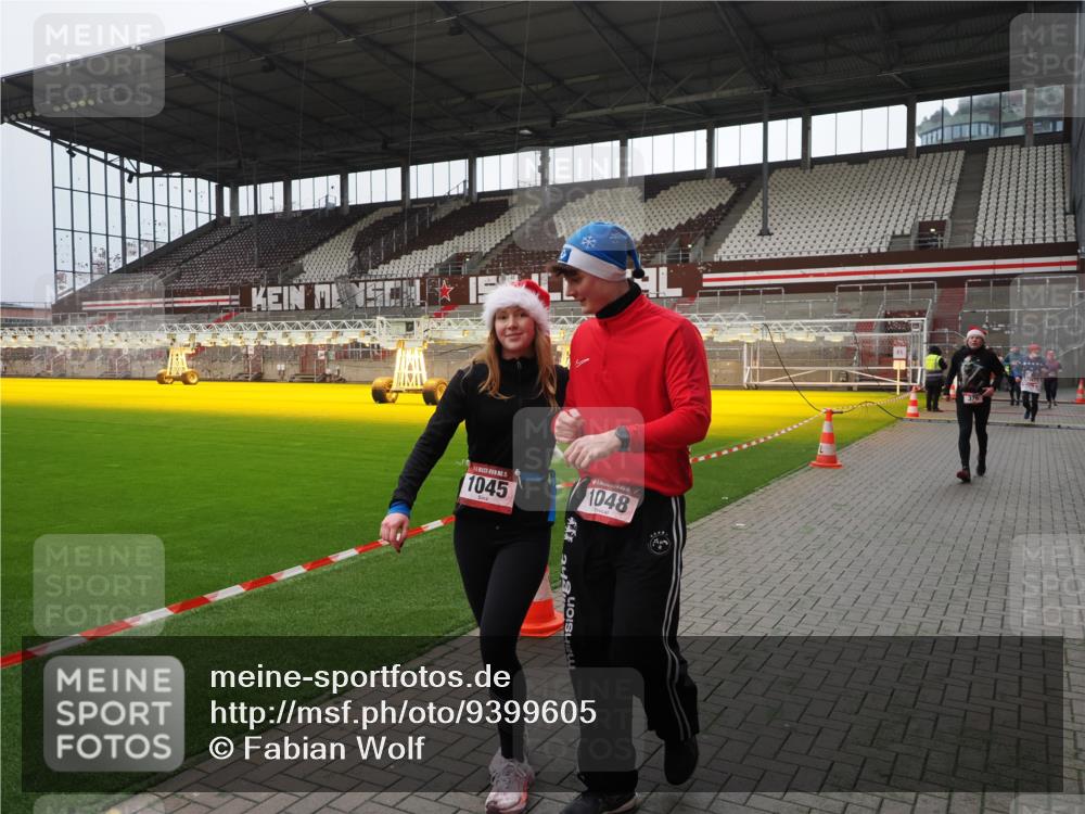 07.12.2025 - St. Pauli X-Mass-Run No. 15 Fabian Wolf http://msf.ph/oto/9399605 07.12.2025 11:01:41 Ziel 336, 376, 766, 1045, 1048, 1067, 1367, 1615, 2251 meine-sportfotos.de