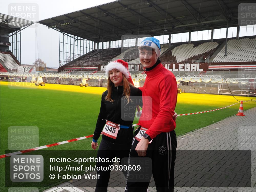 07.12.2025 - St. Pauli X-Mass-Run No. 15 Fabian Wolf http://msf.ph/oto/9399609 07.12.2025 11:01:42 Ziel 336, 376, 1045, 1048, 1067, 1367, 1615, 1637, 1640 meine-sportfotos.de