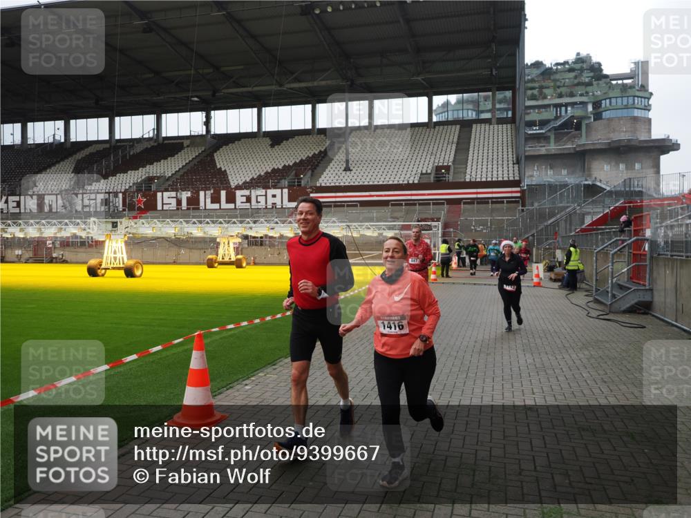 07.12.2025 - St. Pauli X-Mass-Run No. 15 Fabian Wolf http://msf.ph/oto/9399667 07.12.2025 11:02:08 Ziel 95, 193, 314, 317, 837, 838, 842, 847, 851, 1143, 1416, 1611, 2329, 2576 meine-sportfotos.de