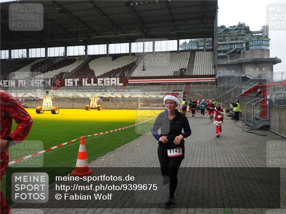 07.12.2025 - St. Pauli X-Mass-Run No. 15 Fabian Wolf http://msf.ph/oto/9399675 07.12.2025 11:02:11 Ziel 95, 193, 314, 317, 837, 838, 842, 847, 851, 1143, 1416, 1611, 2329, 2576 meine-sportfotos.de