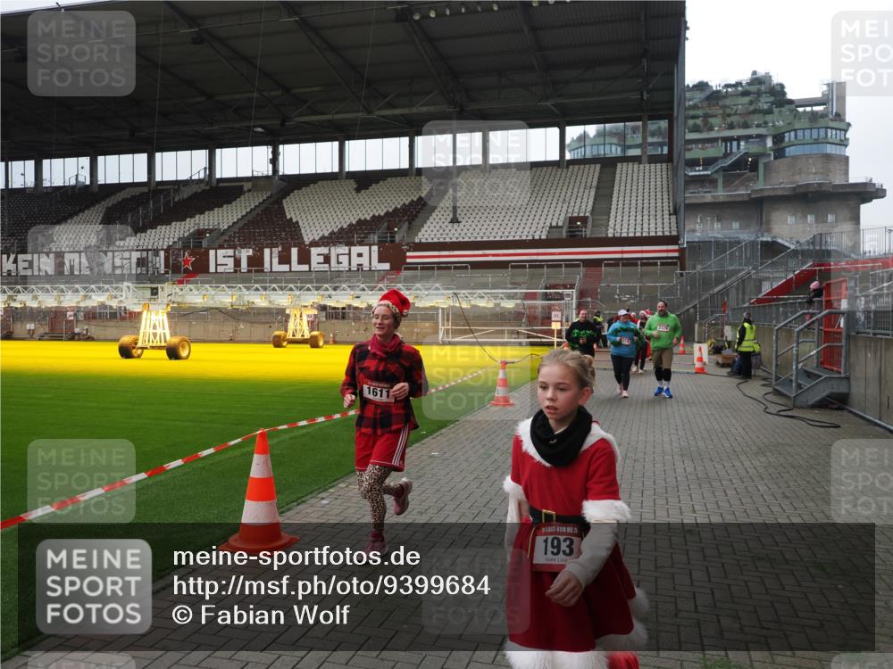 07.12.2025 - St. Pauli X-Mass-Run No. 15 Fabian Wolf http://msf.ph/oto/9399684 07.12.2025 11:02:15 Ziel 95, 193, 314, 317, 847, 1143, 1416, 1611, 2329, 2519, 2520 meine-sportfotos.de