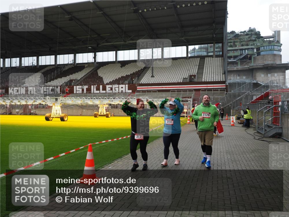 07.12.2025 - St. Pauli X-Mass-Run No. 15 Fabian Wolf http://msf.ph/oto/9399696 07.12.2025 11:02:20 Ziel 95, 193, 314, 317, 847, 1143, 1611, 2329, 2519, 2520 meine-sportfotos.de