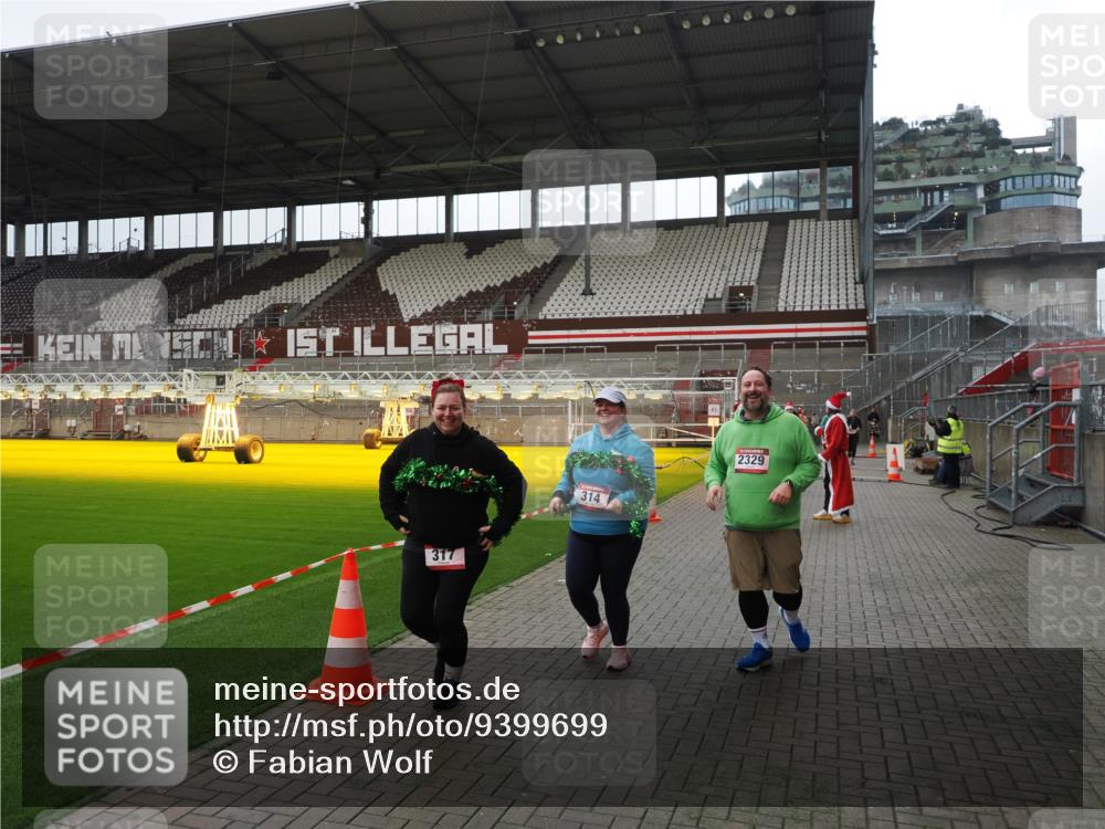 07.12.2025 - St. Pauli X-Mass-Run No. 15 Fabian Wolf http://msf.ph/oto/9399699 07.12.2025 11:02:21 Ziel 193, 314, 317, 542, 547, 847, 1143, 1611, 2329, 2519, 2520 meine-sportfotos.de