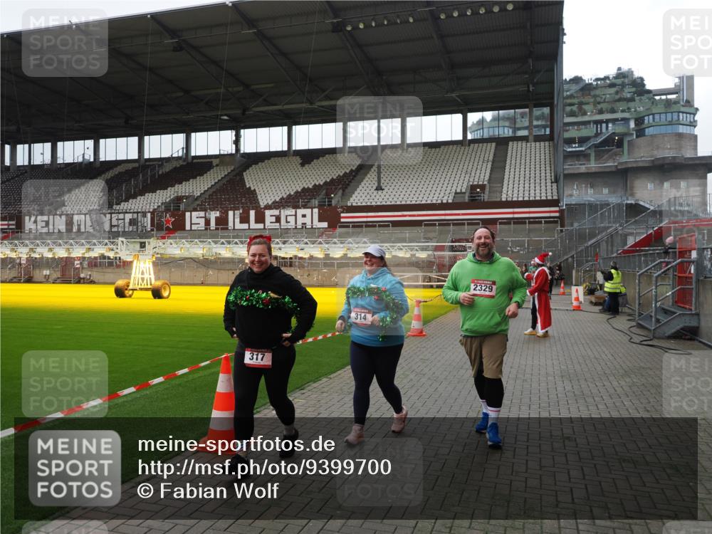 07.12.2025 - St. Pauli X-Mass-Run No. 15 Fabian Wolf http://msf.ph/oto/9399700 07.12.2025 11:02:21 Ziel 193, 314, 317, 542, 547, 847, 1143, 1611, 2329, 2519, 2520 meine-sportfotos.de