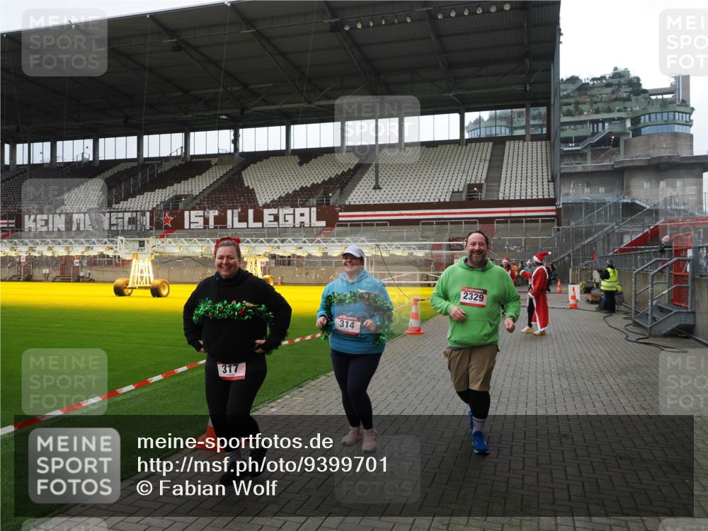 07.12.2025 - St. Pauli X-Mass-Run No. 15 Fabian Wolf http://msf.ph/oto/9399701 07.12.2025 11:02:21 Ziel 193, 314, 317, 542, 547, 847, 1143, 1611, 2329, 2519, 2520 meine-sportfotos.de