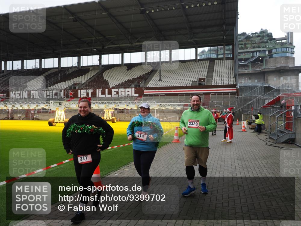 07.12.2025 - St. Pauli X-Mass-Run No. 15 Fabian Wolf http://msf.ph/oto/9399702 07.12.2025 11:02:22 Ziel 193, 314, 317, 542, 547, 847, 1143, 1611, 2329, 2519, 2520 meine-sportfotos.de