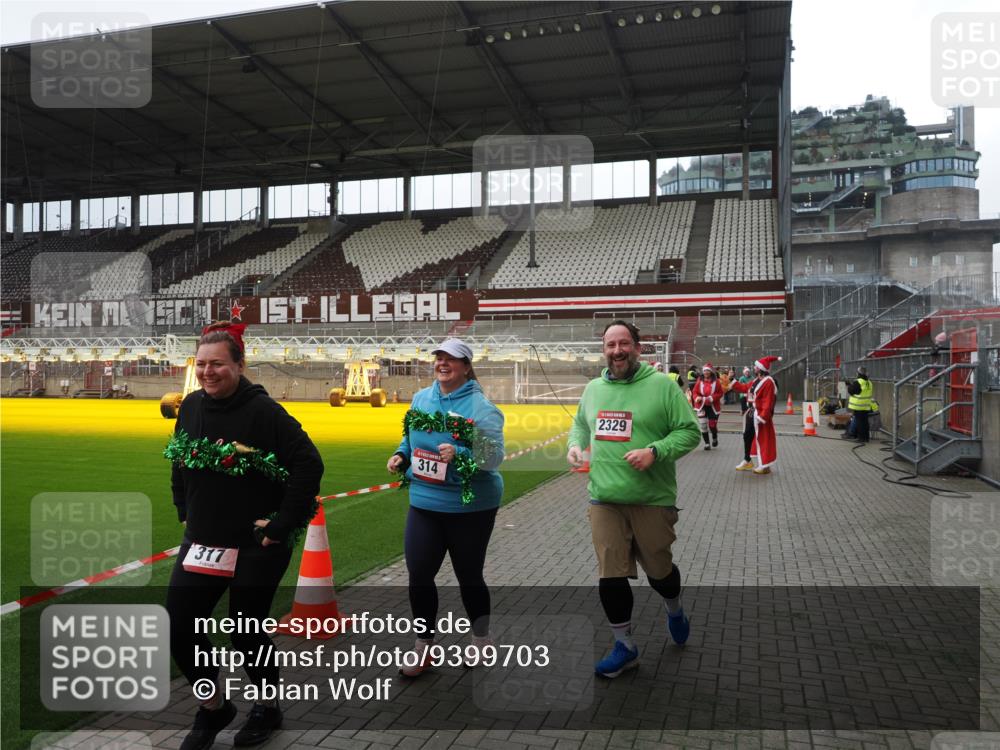 07.12.2025 - St. Pauli X-Mass-Run No. 15 Fabian Wolf http://msf.ph/oto/9399703 07.12.2025 11:02:22 Ziel 193, 314, 317, 542, 547, 847, 1143, 1611, 2329, 2519, 2520 meine-sportfotos.de