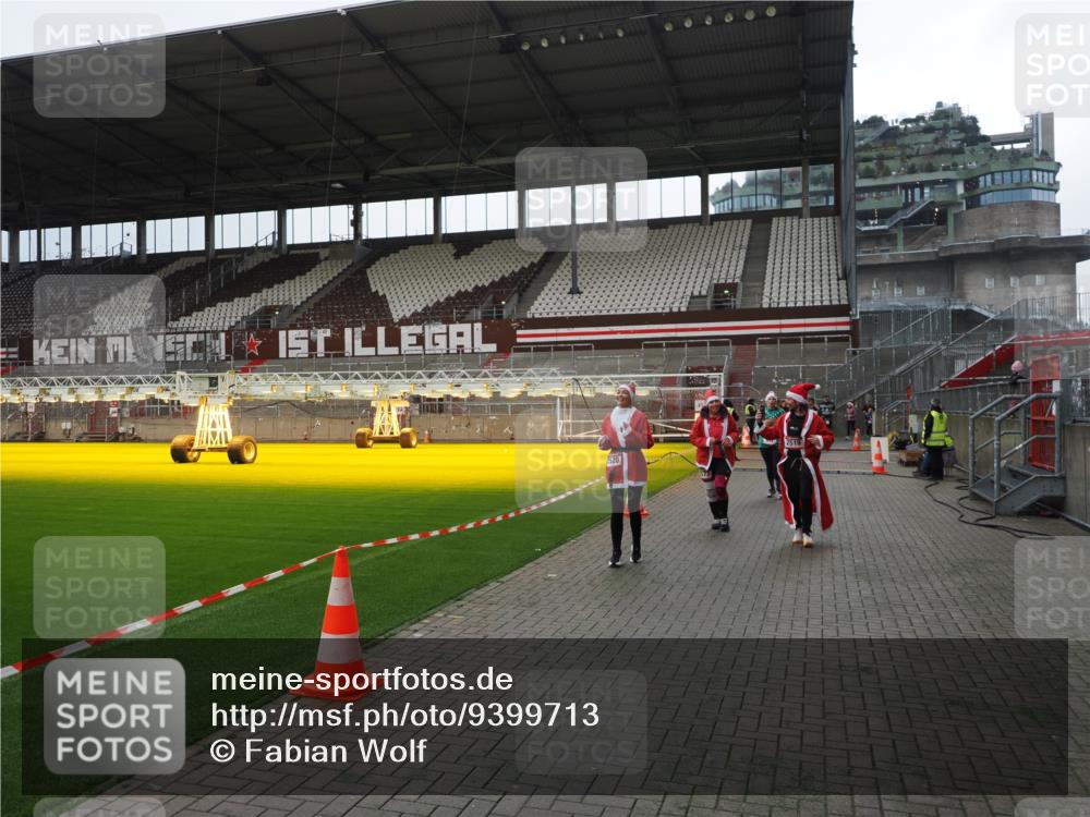 07.12.2025 - St. Pauli X-Mass-Run No. 15 Fabian Wolf http://msf.ph/oto/9399713 07.12.2025 11:02:25 Ziel 193, 314, 317, 542, 547, 1611, 2329, 2519, 2520 meine-sportfotos.de