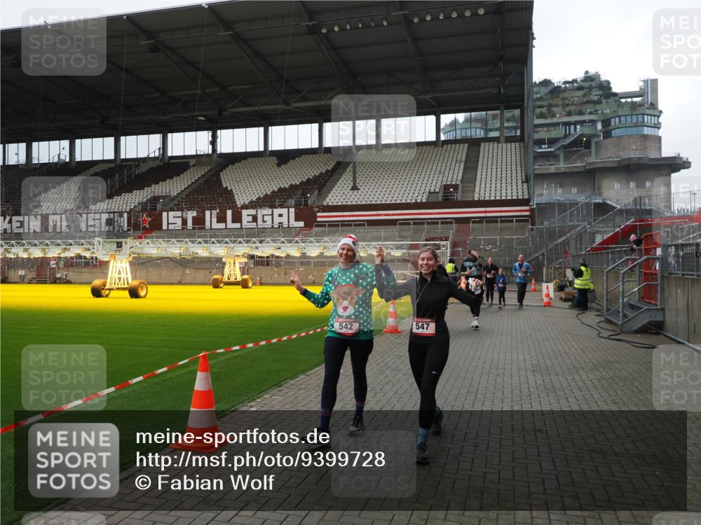 07.12.2025 - St. Pauli X-Mass-Run No. 15 Fabian Wolf http://msf.ph/oto/9399728 07.12.2025 11:02:32 Ziel 20, 25, 542, 547, 746, 747, 749, 751, 2519, 2520 meine-sportfotos.de