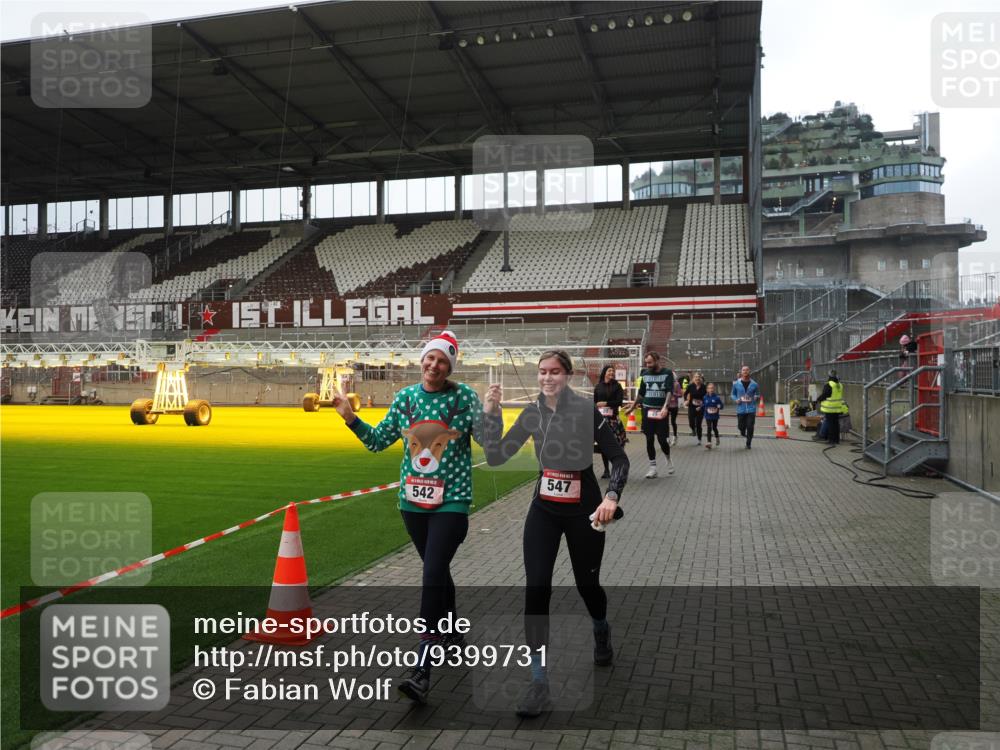 07.12.2025 - St. Pauli X-Mass-Run No. 15 Fabian Wolf http://msf.ph/oto/9399731 07.12.2025 11:02:33 Ziel 20, 25, 542, 547, 746, 747, 749, 751, 2520 meine-sportfotos.de