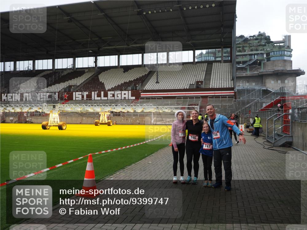 07.12.2025 - St. Pauli X-Mass-Run No. 15 Fabian Wolf http://msf.ph/oto/9399747 07.12.2025 11:02:41 Ziel 20, 25, 542, 547, 746, 747, 749, 751, 1063 meine-sportfotos.de
