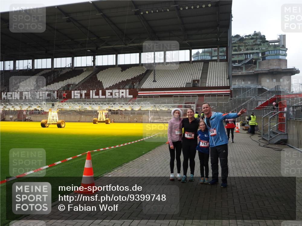 07.12.2025 - St. Pauli X-Mass-Run No. 15 Fabian Wolf http://msf.ph/oto/9399748 07.12.2025 11:02:41 Ziel 20, 25, 542, 547, 746, 747, 749, 751, 1063 meine-sportfotos.de