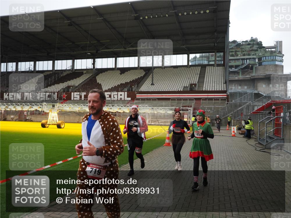 07.12.2025 - St. Pauli X-Mass-Run No. 15 Fabian Wolf http://msf.ph/oto/9399931 07.12.2025 11:03:53 Ziel 222, 297, 505, 514, 719, 1551, 1853, 1857, 1860 meine-sportfotos.de