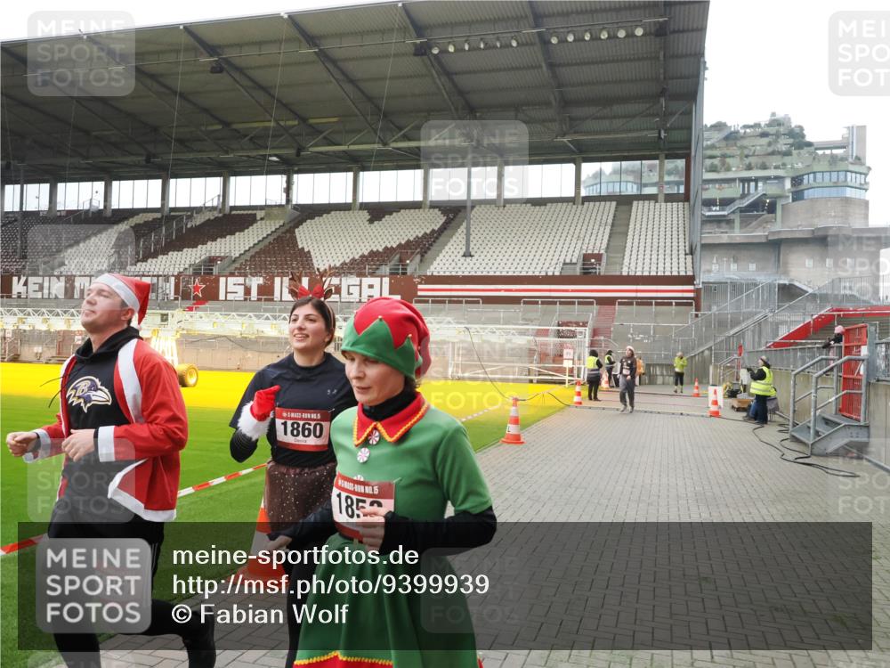 07.12.2025 - St. Pauli X-Mass-Run No. 15 Fabian Wolf http://msf.ph/oto/9399939 07.12.2025 11:03:54 Ziel 222, 297, 505, 514, 719, 1853, 1857, 1860 meine-sportfotos.de