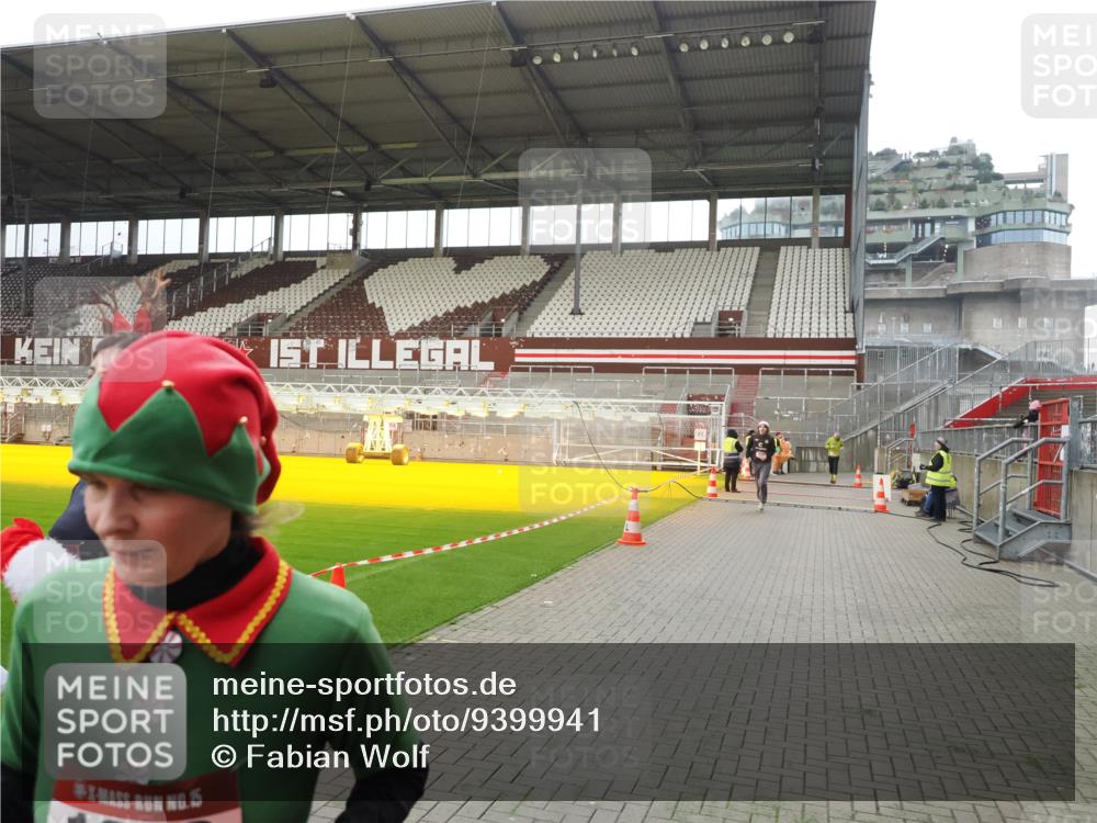 07.12.2025 - St. Pauli X-Mass-Run No. 15 Fabian Wolf http://msf.ph/oto/9399941 07.12.2025 11:03:55 Ziel 222, 297, 505, 514, 719, 1853, 1857, 1860 meine-sportfotos.de