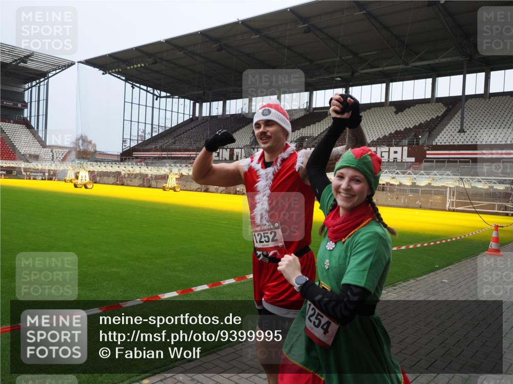 07.12.2025 - St. Pauli X-Mass-Run No. 15 Fabian Wolf http://msf.ph/oto/9399995 07.12.2025 11:04:16 Ziel 126, 215, 216, 285, 305, 432, 734, 740, 764, 1200, 1252, 1254, 1401, 1695, 1766, 1769, 1852, 1854, 1856 meine-sportfotos.de