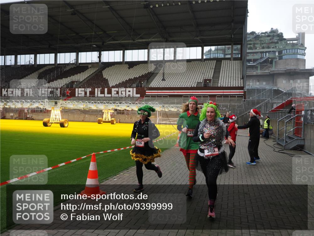 07.12.2025 - St. Pauli X-Mass-Run No. 15 Fabian Wolf http://msf.ph/oto/9399999 07.12.2025 11:04:20 Ziel 126, 215, 216, 285, 305, 700, 702, 734, 740, 764, 1200, 1252, 1254, 1401, 1695, 1766, 1769, 1852, 1854, 1856 meine-sportfotos.de