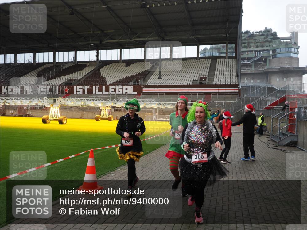 07.12.2025 - St. Pauli X-Mass-Run No. 15 Fabian Wolf http://msf.ph/oto/9400000 07.12.2025 11:04:20 Ziel 126, 215, 216, 285, 305, 700, 702, 734, 740, 764, 1200, 1252, 1254, 1401, 1695, 1766, 1769, 1852, 1854, 1856 meine-sportfotos.de